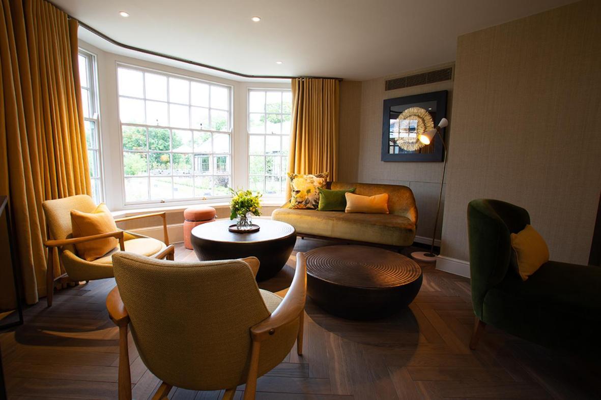 Falcon Hotel โทสเตอร์ ภายนอก รูปภาพ