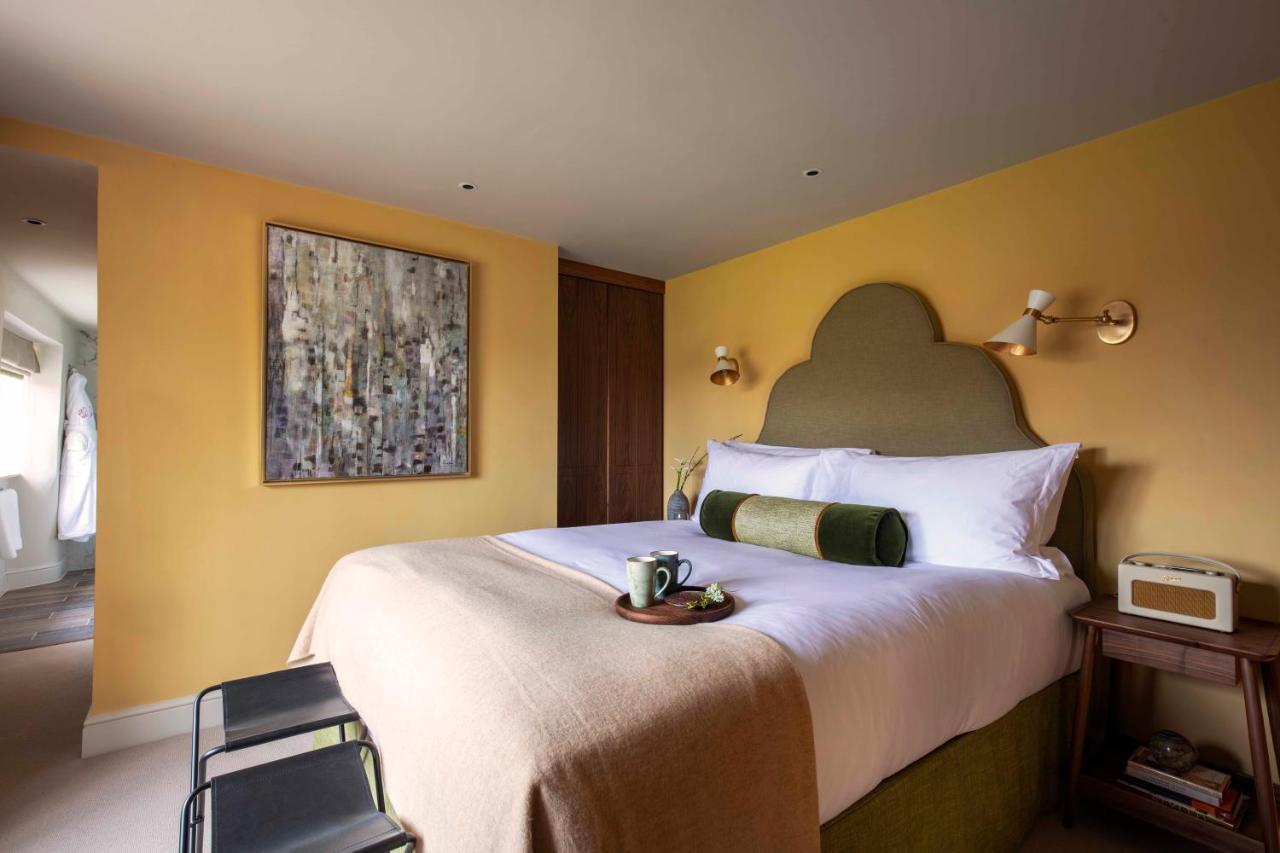 Falcon Hotel โทสเตอร์ ภายนอก รูปภาพ